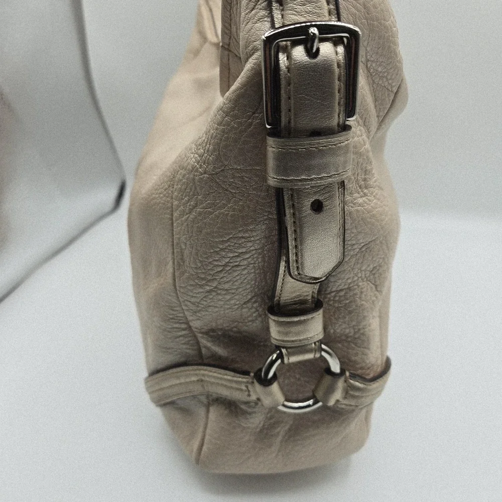 Coach Hobo Bag Womens‎ Large Beige Leather Zip Closure Purple Satin Lined